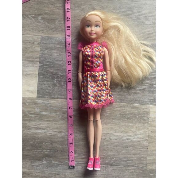 JoJo Siwa Articulated Doll 16 " - dressed - Picture 1 of 4